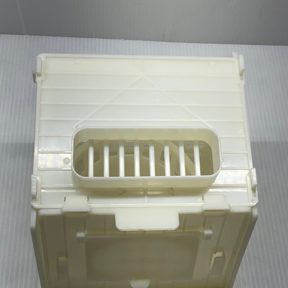 Canary’s bird nest hangs on outside of the door cage - Picture 5 of 8